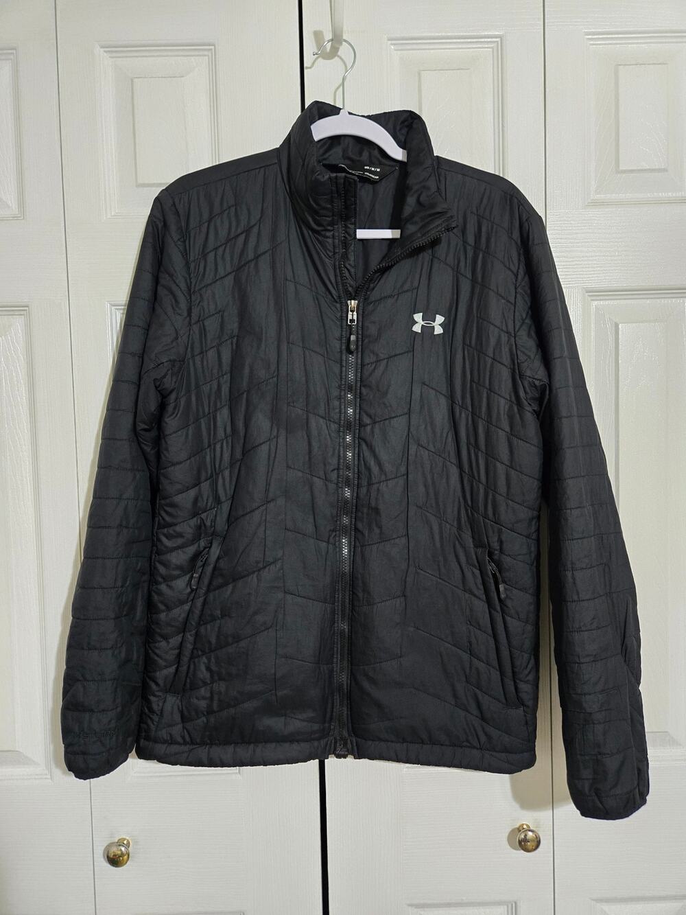 Under armour medium men's black puffer jacket